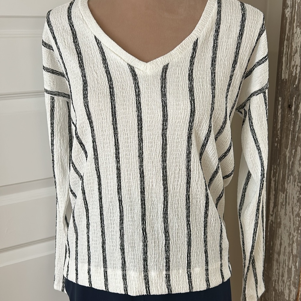 Anthropologie Top - Picture 3 of 7